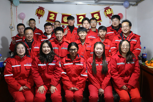 “元”夢(mèng)新程，“旦”啟華章--榆林分公司項(xiàng)目一線同慶元旦照片 (1)_副本.jpg